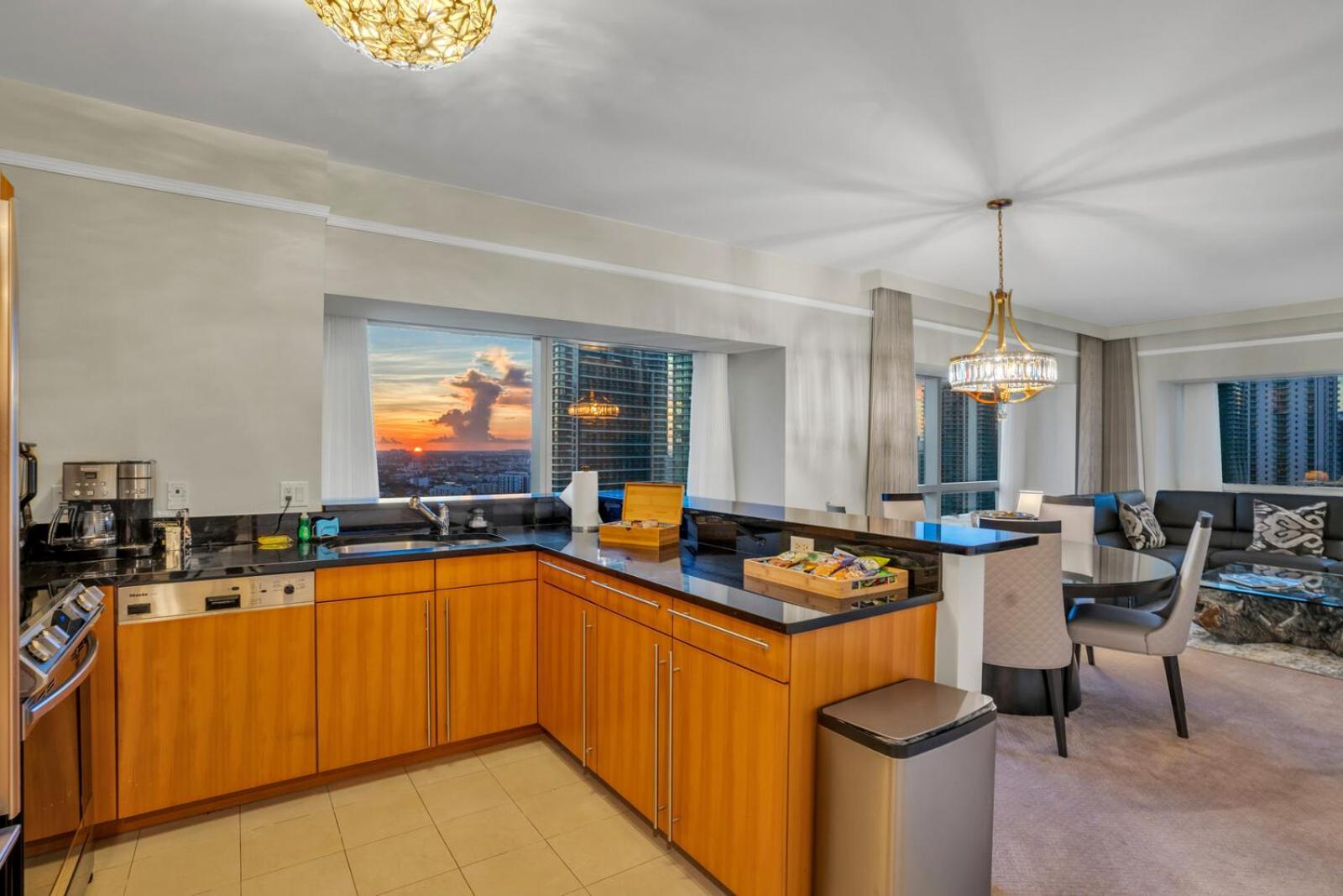 Spacious 2 Bedroom 2 Bath & Studio Suites In The Four Seasons Hotel Miami High Floors Cameră foto